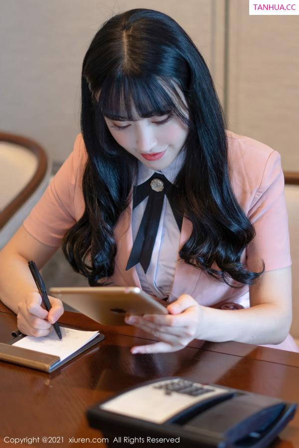 朱可 barbie可儿 [XiuRen]高清写真图 2021.10.11 No.4044 朱可儿Flower第4张图片